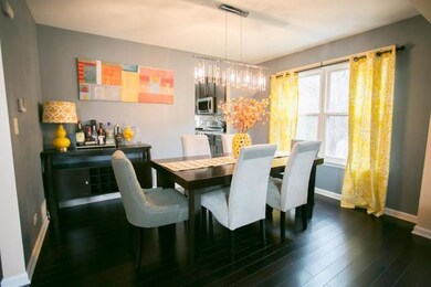 1005 York Cir, Carpentersville, IL 60110 - photo 5