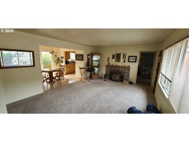 29440 Cypress Ct, Gold Beach, OR 97444 - photo 6
