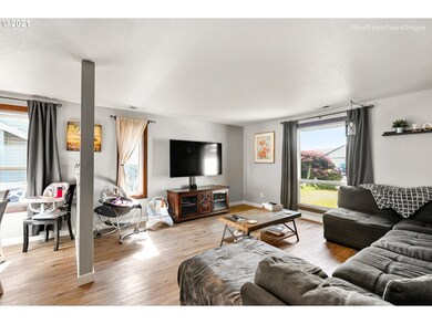 590 SE 7th Place, Canby, OR 97013 - photo 5