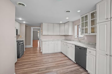 217 S Cross St, Oconomowoc, WI 53066 - photo 5