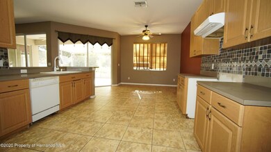 KITCHEN-BREAKFAST RM