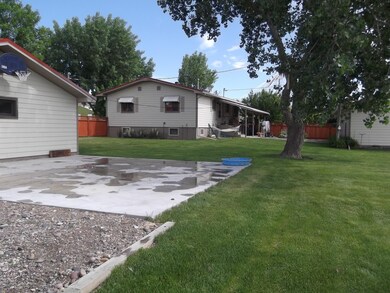 2421 Chouteau ST Nice Yard
