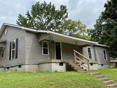 711 Gwen St, Paris, TN 38242 - photo 3