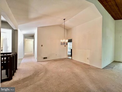 2521 Freetown Dr, Reston, VA 20191 - photo 4