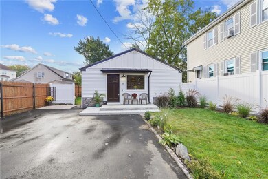 8 Queen St, Cranston, RI 02920 - photo 6