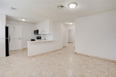 4658 Myla Ln unit 4658, West Palm Beach, FL 33417 - photo 2