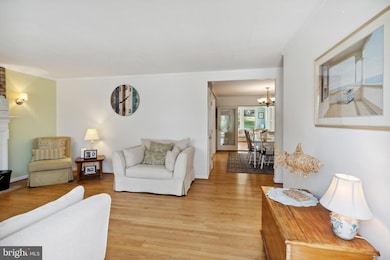 811 Mountain View Dr, Westminster, MD 21157 - photo 2