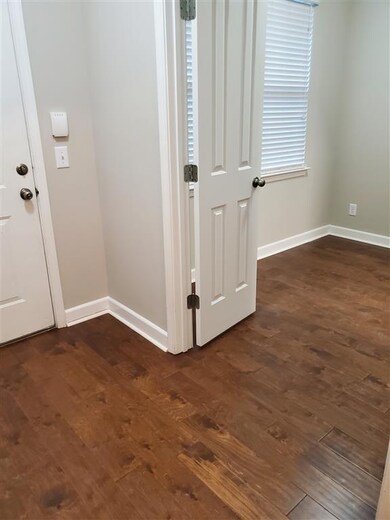 405 White St, Shelbyville, TN 37160 - photo 6