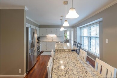 Custom Island with Dine In Kitchen Table
