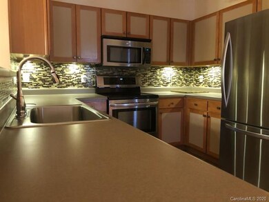 416 Appeldoorn Cir unit 416, Asheville, NC 28803 - photo 6