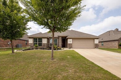 1161 Sapphire Ln, Burleson, TX 76058 - photo 3