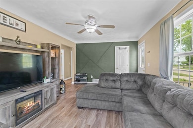 1664 8th St NW, Cedar Rapids, IA 52405 - photo 5