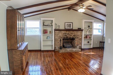 361 Mountainview Dr, Luray, VA 22835 - photo 4