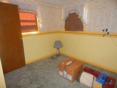 4228 Knollcrest Rd, Toledo, OH 43611 - photo 2