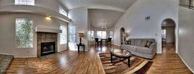 004_LIVING ROOM