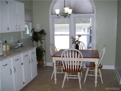 452 Bennett St, North Tonawanda, NY 14120 - photo 2