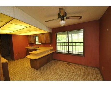 1005 NW A St, Bentonville, AR 72712 - photo 6