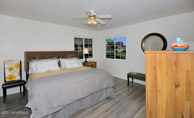 _D2X1995-Master Bedroom-MLS-