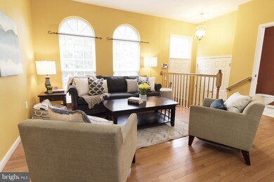 10203 Tulip Tree Dr, Bowie, MD 20721 - photo 4