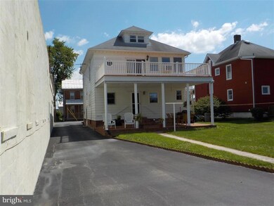 228 N Queen St, Littlestown, PA 17340 - photo 4