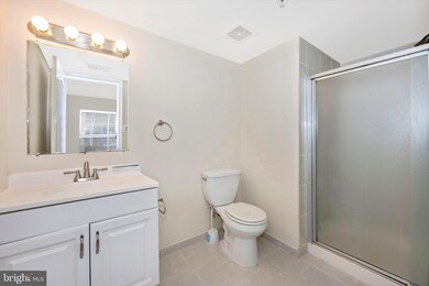 11825 Regents Park Dr, Germantown, MD 20876 - photo 6