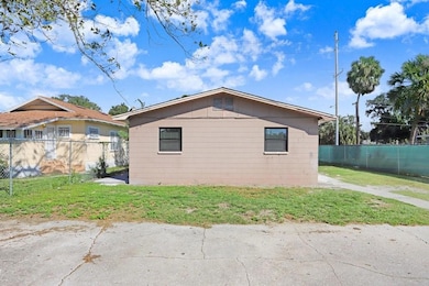 614 Pear St unit 614, Lakeland, FL 33815 - photo 3