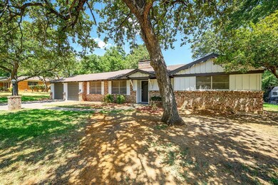 512 Caduceus Ln, Hurst, TX 76053 - photo 2