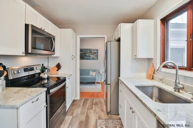 19 Greenleaf Dr, Delmar, NY 12054 - photo 2