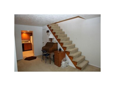 Entry/Foyer.