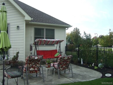 Patio/side yard