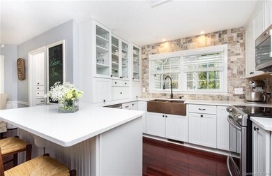 Gorgeous custom kitchen with Kraft Maid Cabinets!