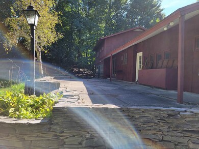 8 Marathon Dr, Troy, NY 12180 - photo 2