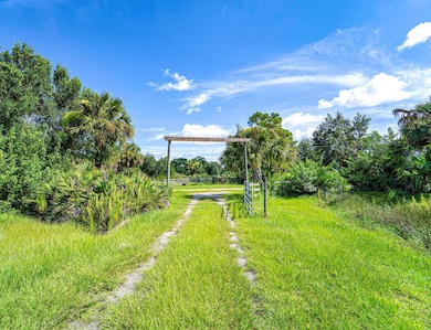 4902 SW Wild Turkey Ln, Indiantown, FL 34956 - photo 4