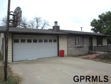 1127 16th St, Fairbury, NE 68352 - photo 2