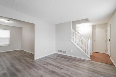 019-photo-living-room-12079139