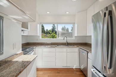 10030 NE 120th St unit J2, Kirkland, WA 98034 - photo 6