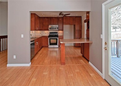 Remodeled Kitchen w/all new(er): Custom Cabinets, 