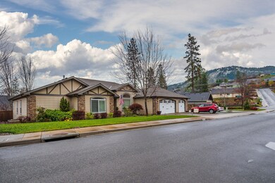 2312SECorianderWay-001