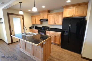 Easy access from the kitchen to the covered back p