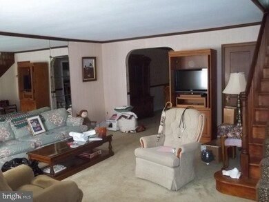 1242 E 12th St, Crum Lynne, PA 19022 - photo 4