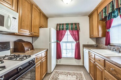 220 W Heron St, Denison, TX 75020 - photo 7