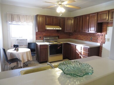 301 N 1st St, Princeton, IL 61356 - photo 7