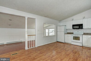 11508 Cherry Grove Dr, North Potomac, MD 20878 - photo 4