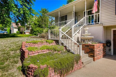 719 Lark St, Raymore, MO 64083 - photo 2