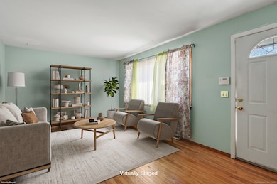 Spacious living room (staged furnishings).