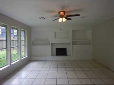 7631 White Fir Dr, Houston, TX 77088 - photo 6