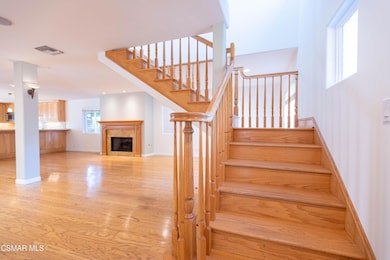 4539MammothAve 34