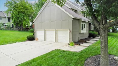 8029 Darnell Ln, Lenexa, KS 66215 - photo 3