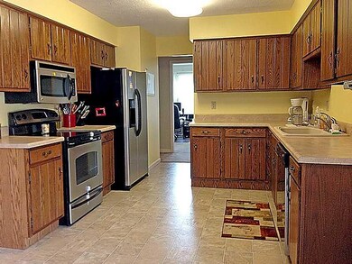 3701 Balsam Ct, Columbus, IN 47203 - photo 2