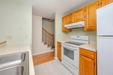 39 Balmoral Dr, Stratham, NH 03885 - photo 7